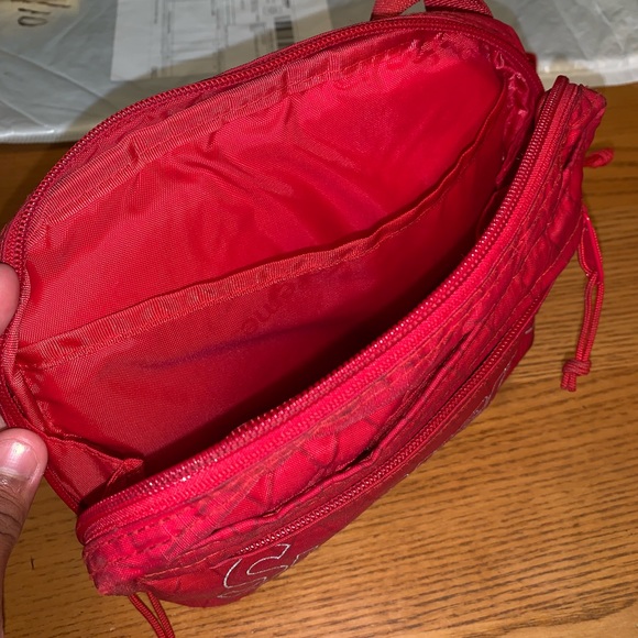 Supreme Shoulder Bag - Picture 3 of 3